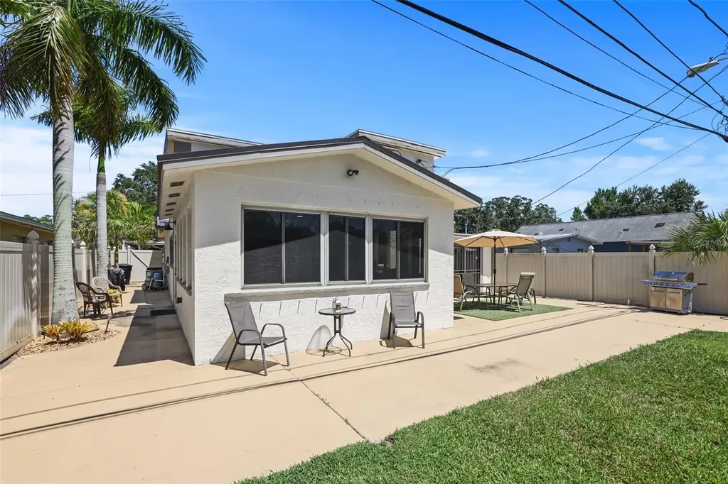 2035 28th Street S St Petersburg FL 33712