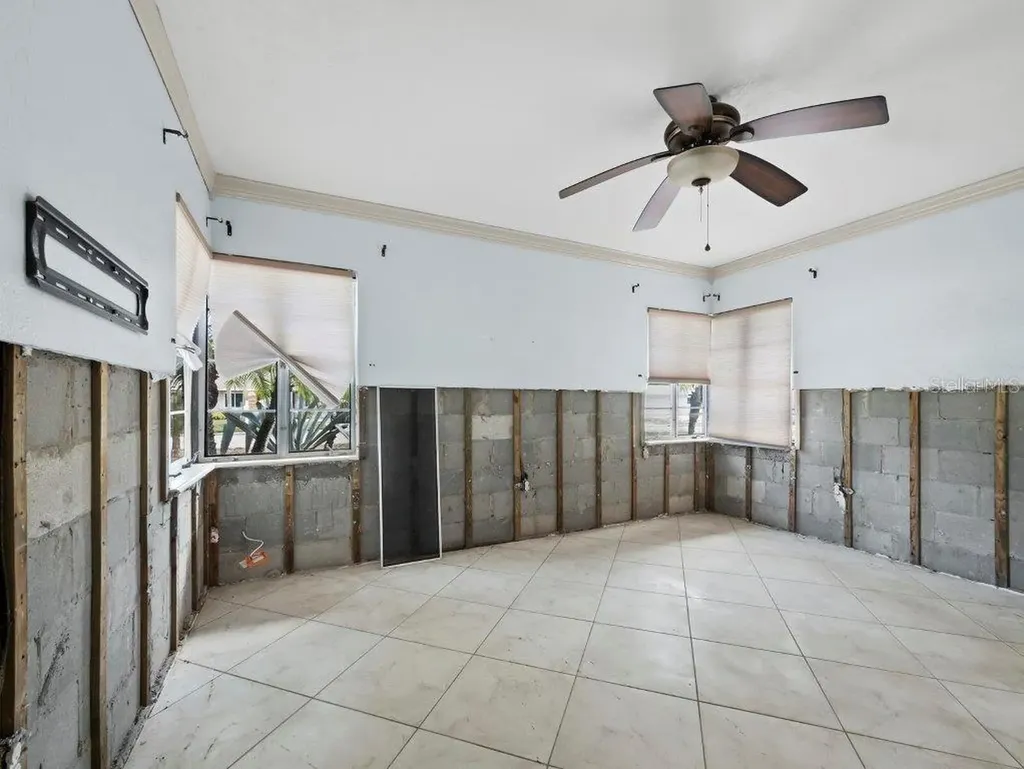 153 N Adams Drive Sarasota FL 34236