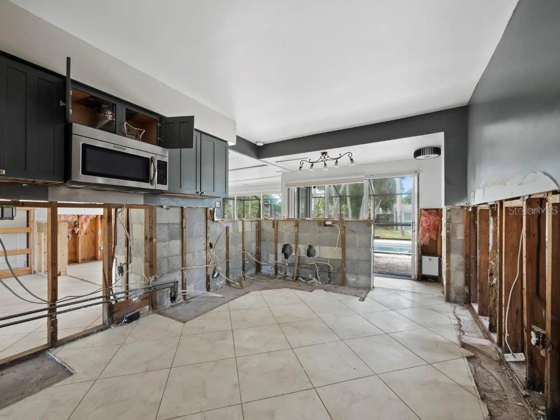 153 N Adams Drive Sarasota FL 34236