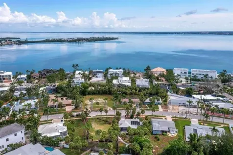 153 N Adams Drive Sarasota FL 34236