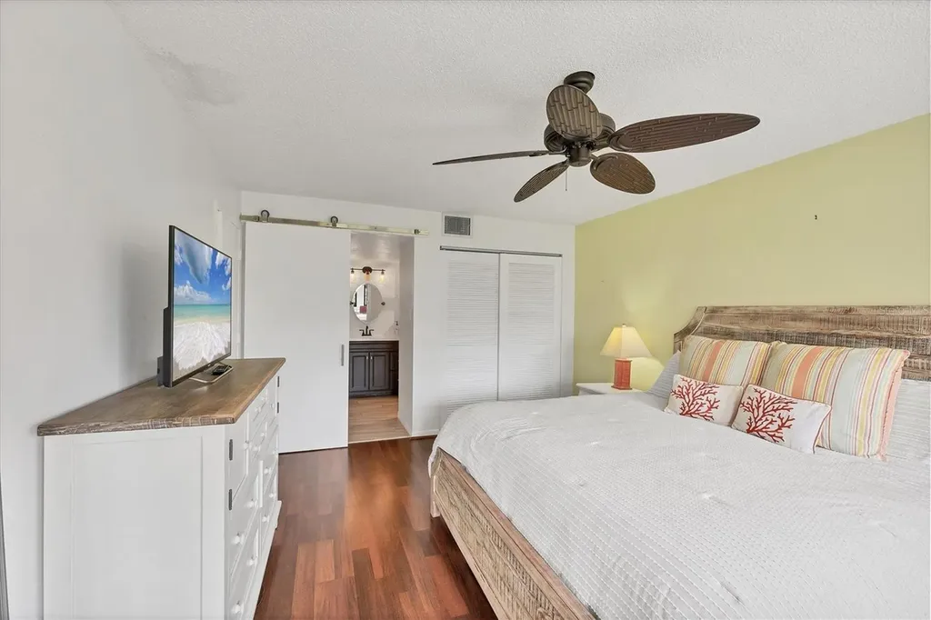 5216 Lake Village Drive Sarasota FL 34235