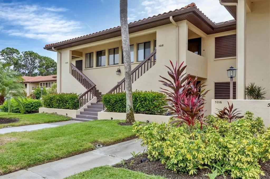 5216 Lake Village Drive Sarasota FL 34235