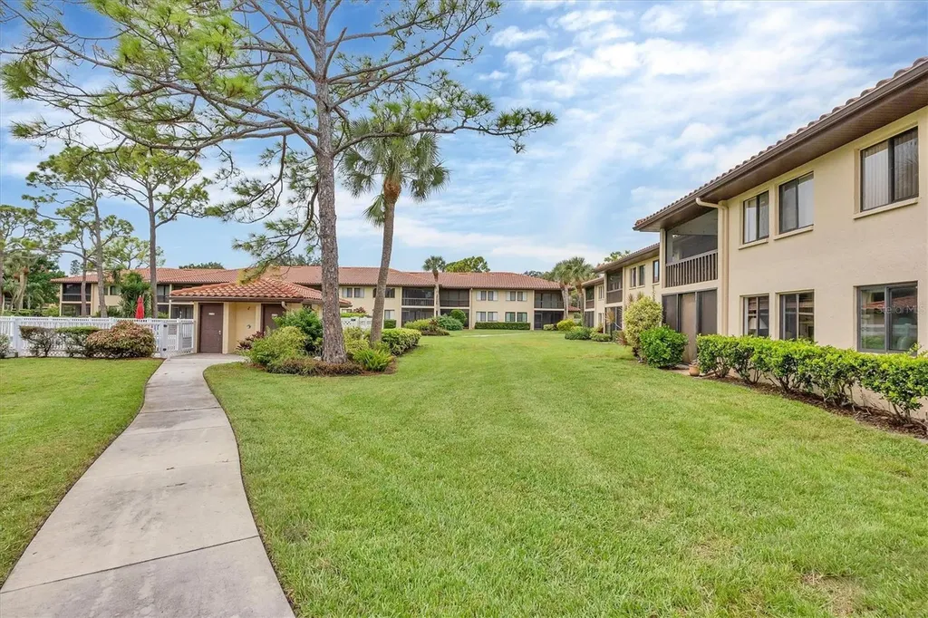 5216 Lake Village Drive Sarasota FL 34235