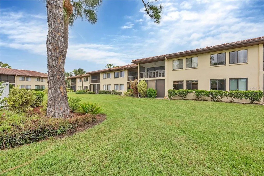5216 Lake Village Drive Sarasota FL 34235