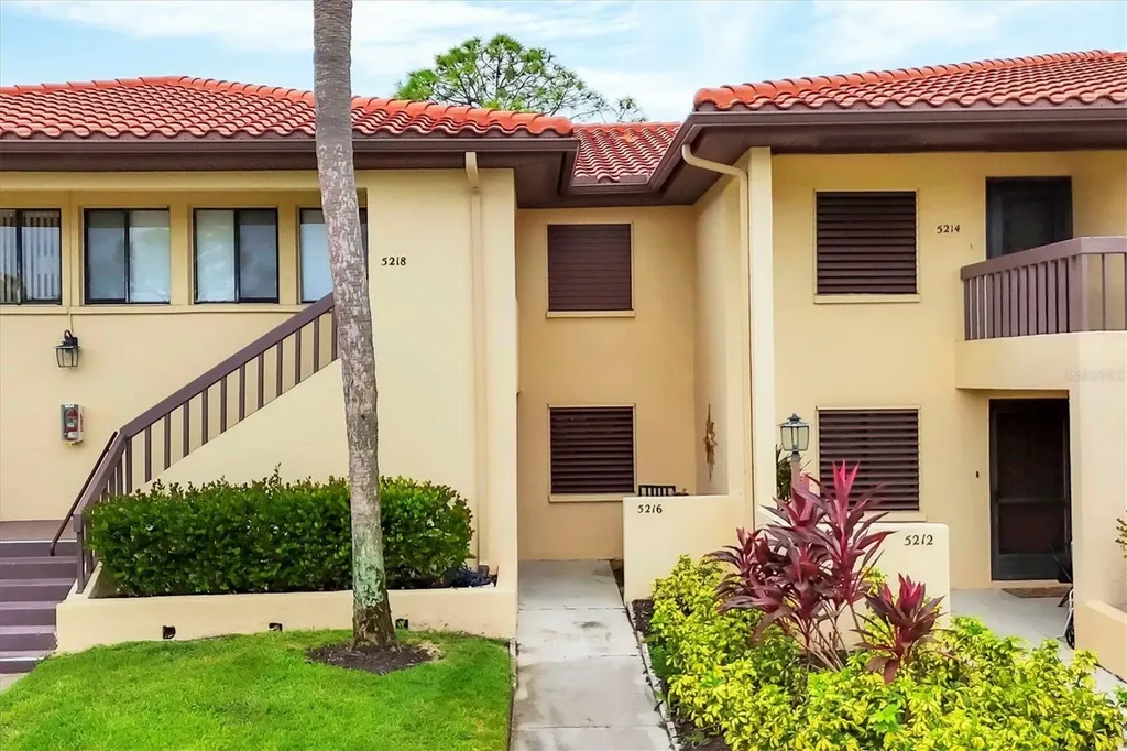 5216 Lake Village Drive Sarasota FL 34235