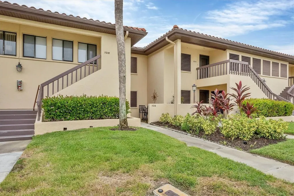 5216 Lake Village Drive Sarasota FL 34235