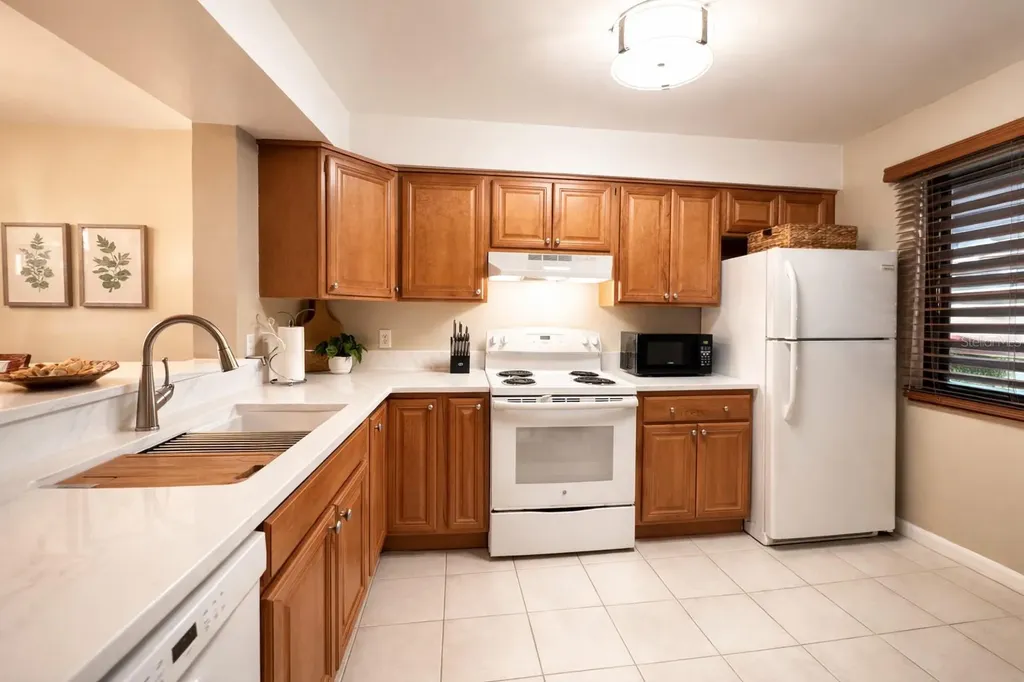 5216 Lake Village Drive Sarasota FL 34235
