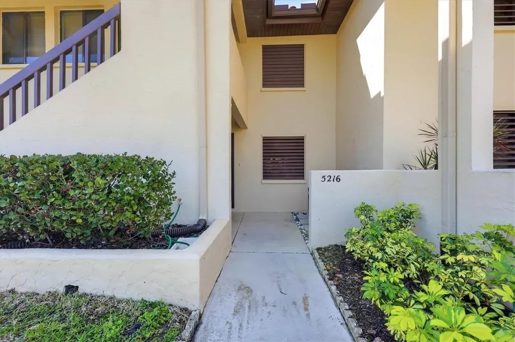 5216 Lake Village Drive Sarasota FL 34235