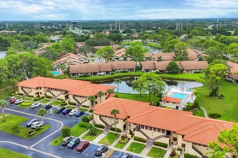 5216 Lake Village Drive Sarasota FL 34235