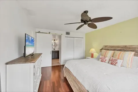 5216 Lake Village Drive Sarasota FL 34235