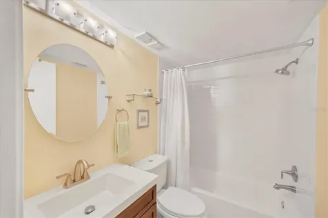 5216 Lake Village Drive Sarasota FL 34235
