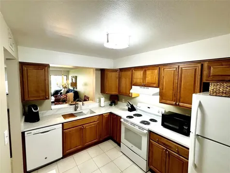 5216 Lake Village Drive Sarasota FL 34235