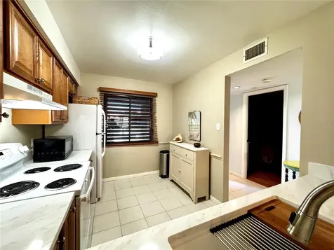 5216 Lake Village Drive Sarasota FL 34235