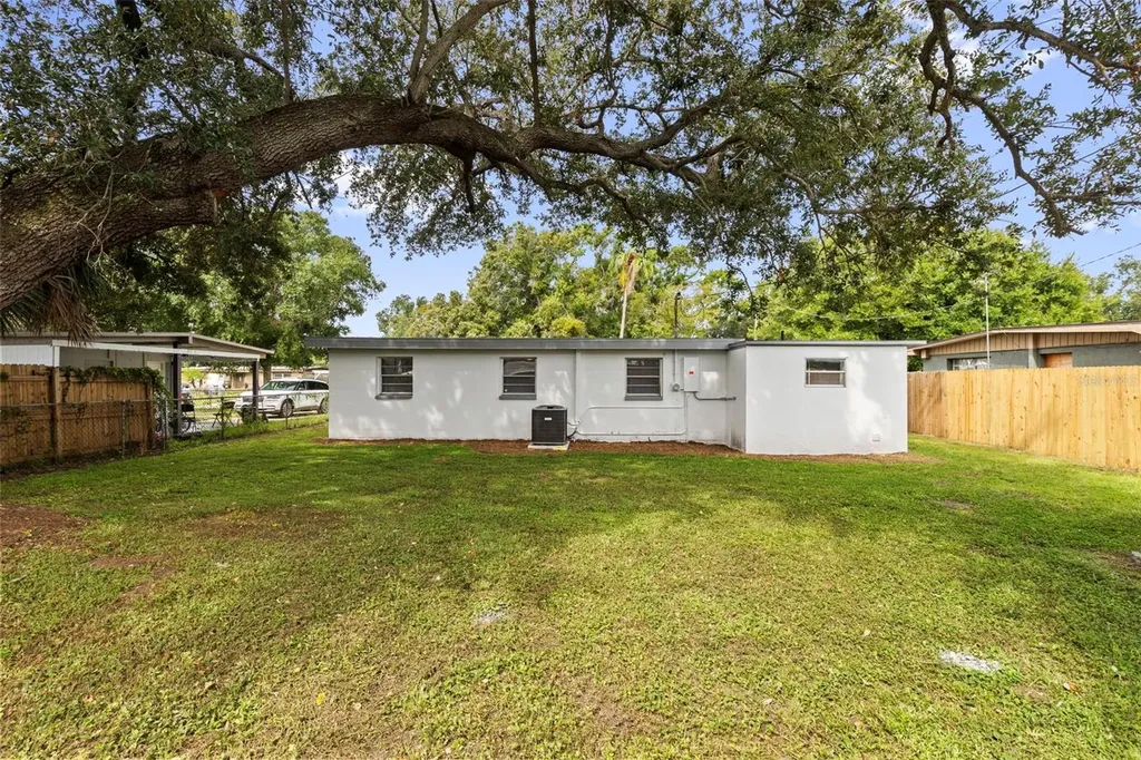 3226 Clifford Sample Drive Tampa FL 33619