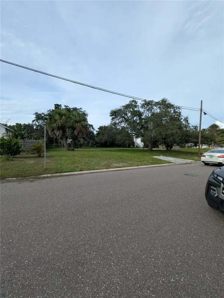 731 36th Avenue S St Petersburg FL 33705