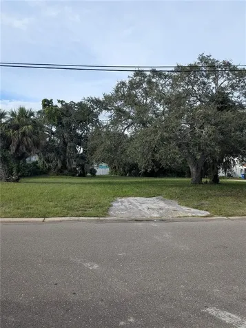 731 36th Avenue S St Petersburg FL 33705