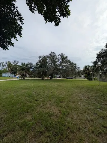 731 36th Avenue S St Petersburg FL 33705