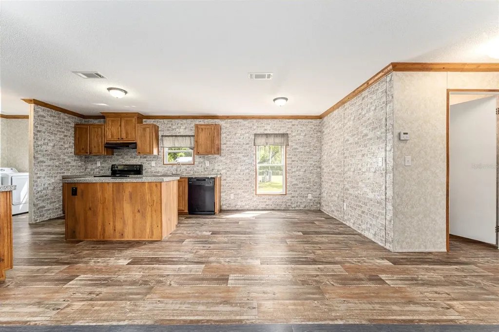 770 S County Road 21 Hawthorne FL 32640