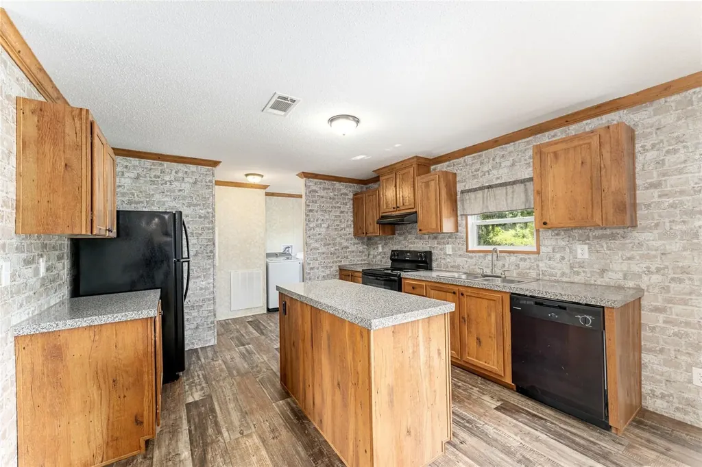 770 S County Road 21 Hawthorne FL 32640