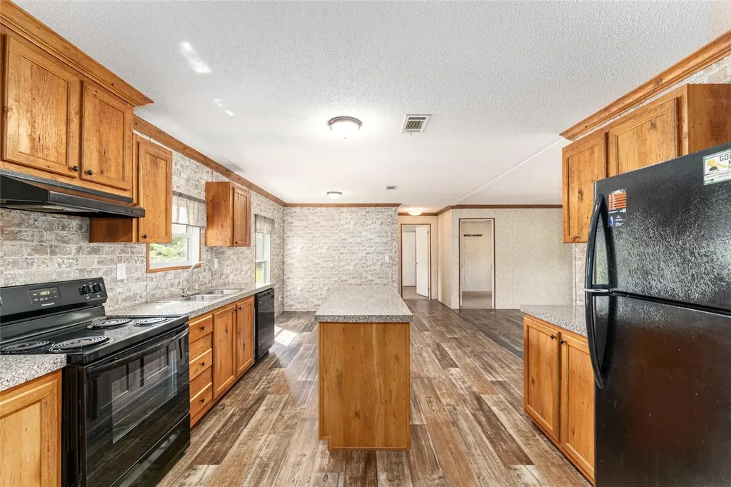 770 S County Road 21 Hawthorne FL 32640