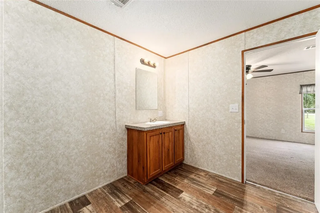 770 S County Road 21 Hawthorne FL 32640