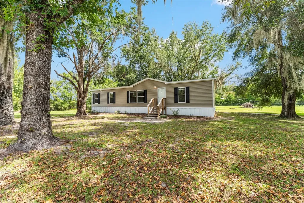 770 S County Road 21 Hawthorne FL 32640