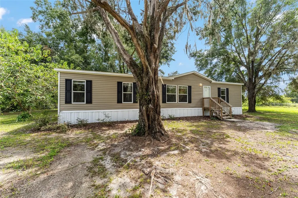 770 S County Road 21 Hawthorne FL 32640