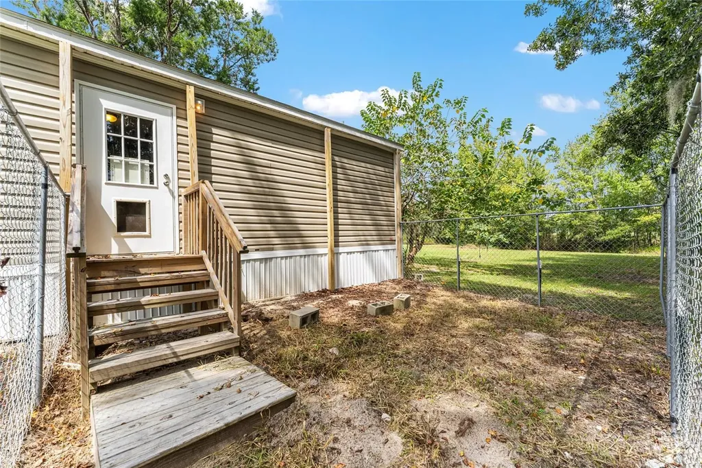 770 S County Road 21 Hawthorne FL 32640