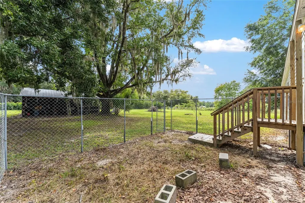 770 S County Road 21 Hawthorne FL 32640