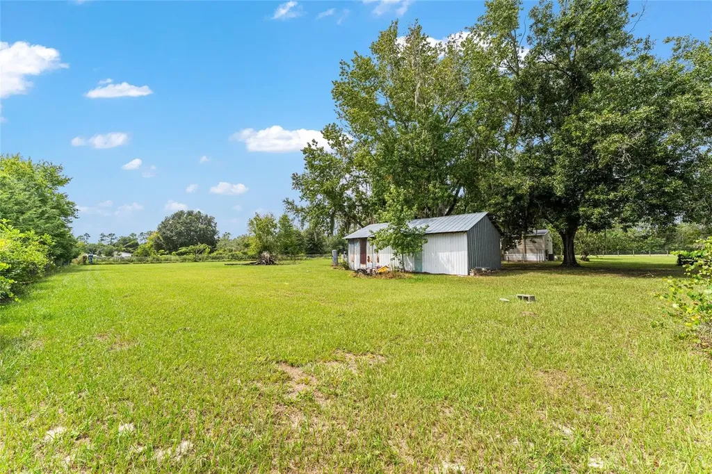 770 S County Road 21 Hawthorne FL 32640