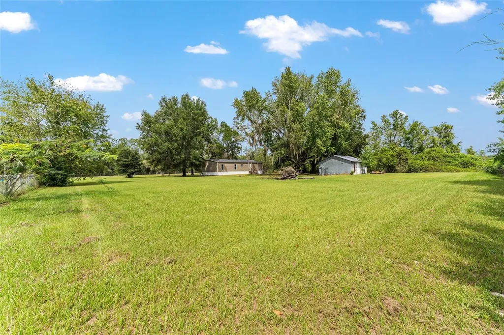 770 S County Road 21 Hawthorne FL 32640