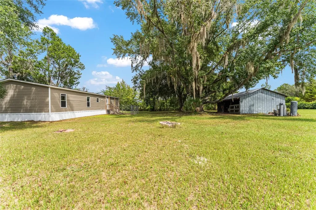 770 S County Road 21 Hawthorne FL 32640