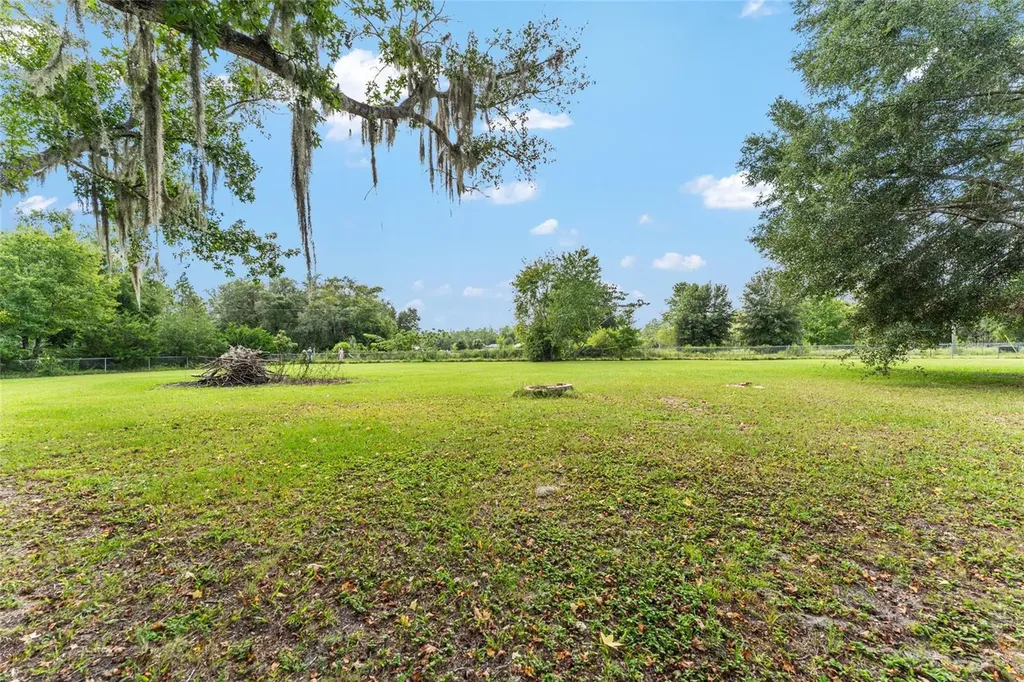 770 S County Road 21 Hawthorne FL 32640