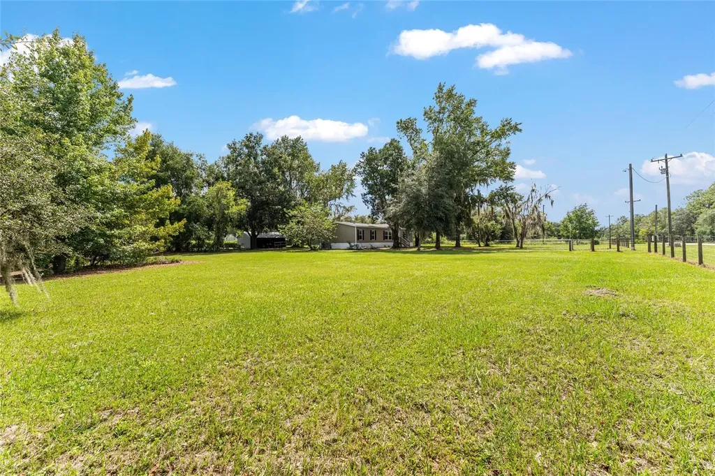770 S County Road 21 Hawthorne FL 32640