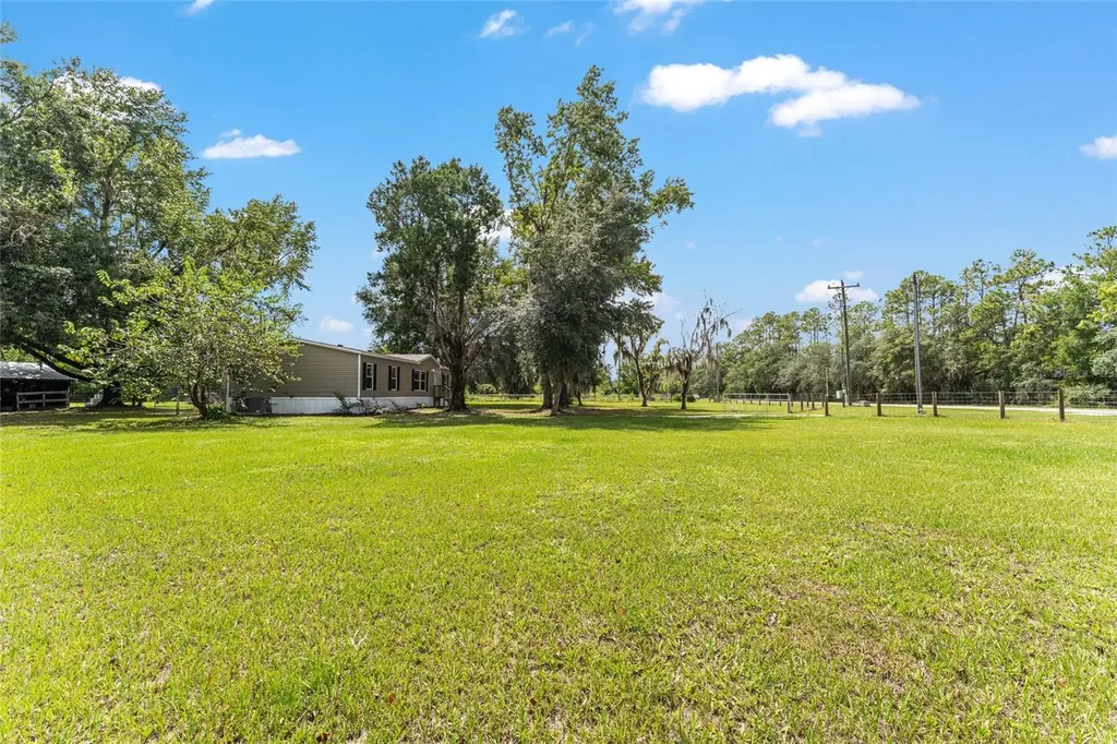 770 S County Road 21 Hawthorne FL 32640