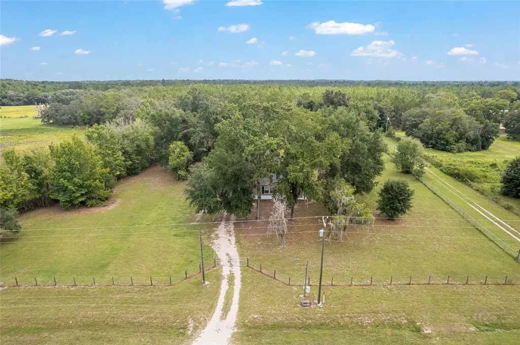 770 S County Road 21 Hawthorne FL 32640