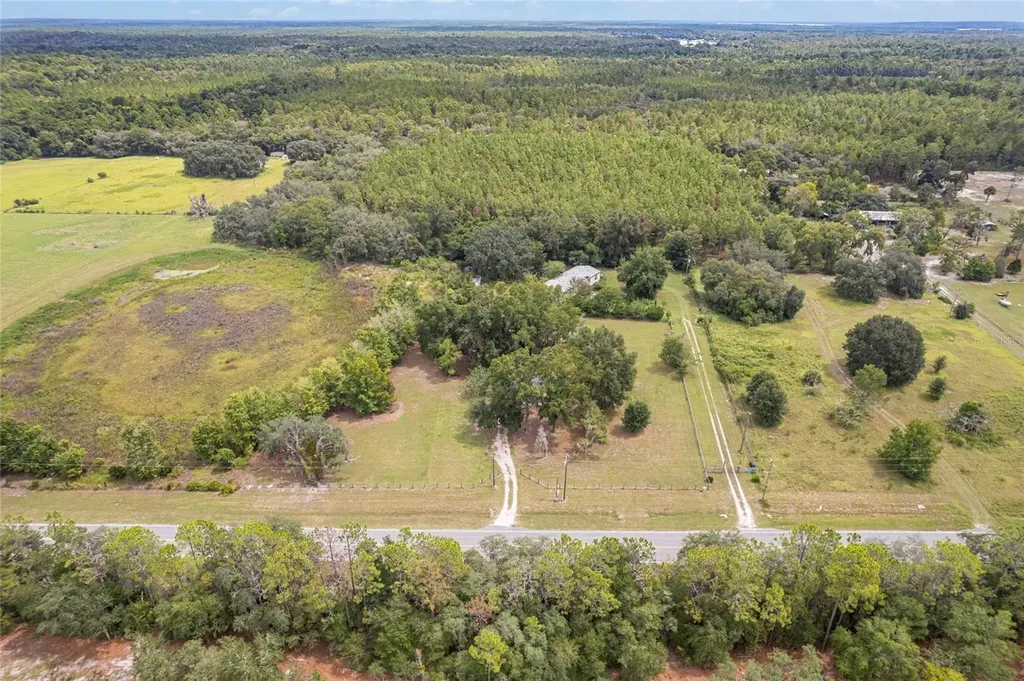 770 S County Road 21 Hawthorne FL 32640