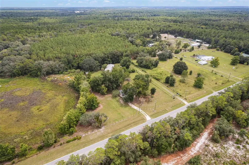 770 S County Road 21 Hawthorne FL 32640