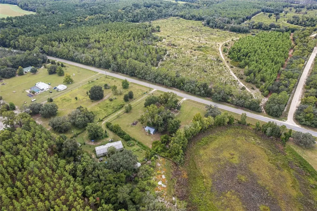 770 S County Road 21 Hawthorne FL 32640