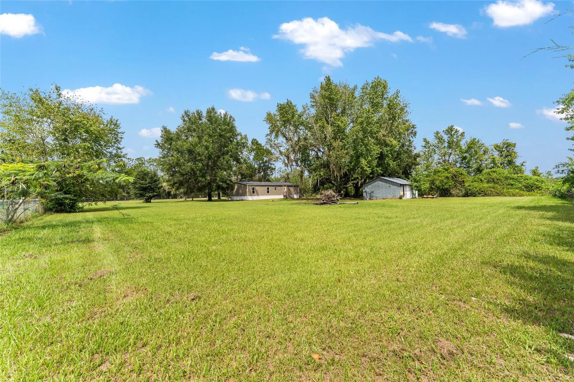 770 S County Road 21 Hawthorne FL 32640