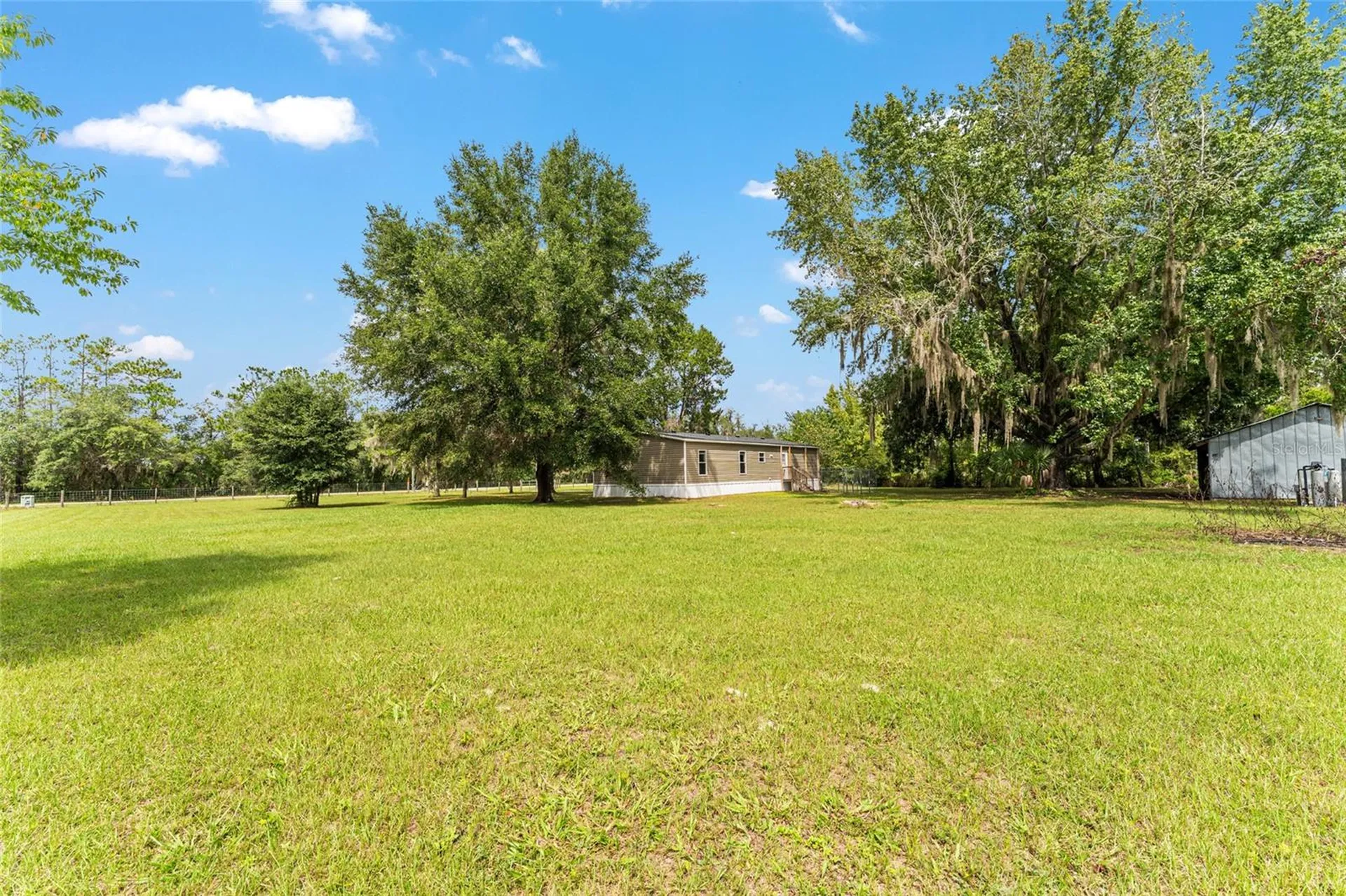 770 S County Road 21 Hawthorne FL 32640