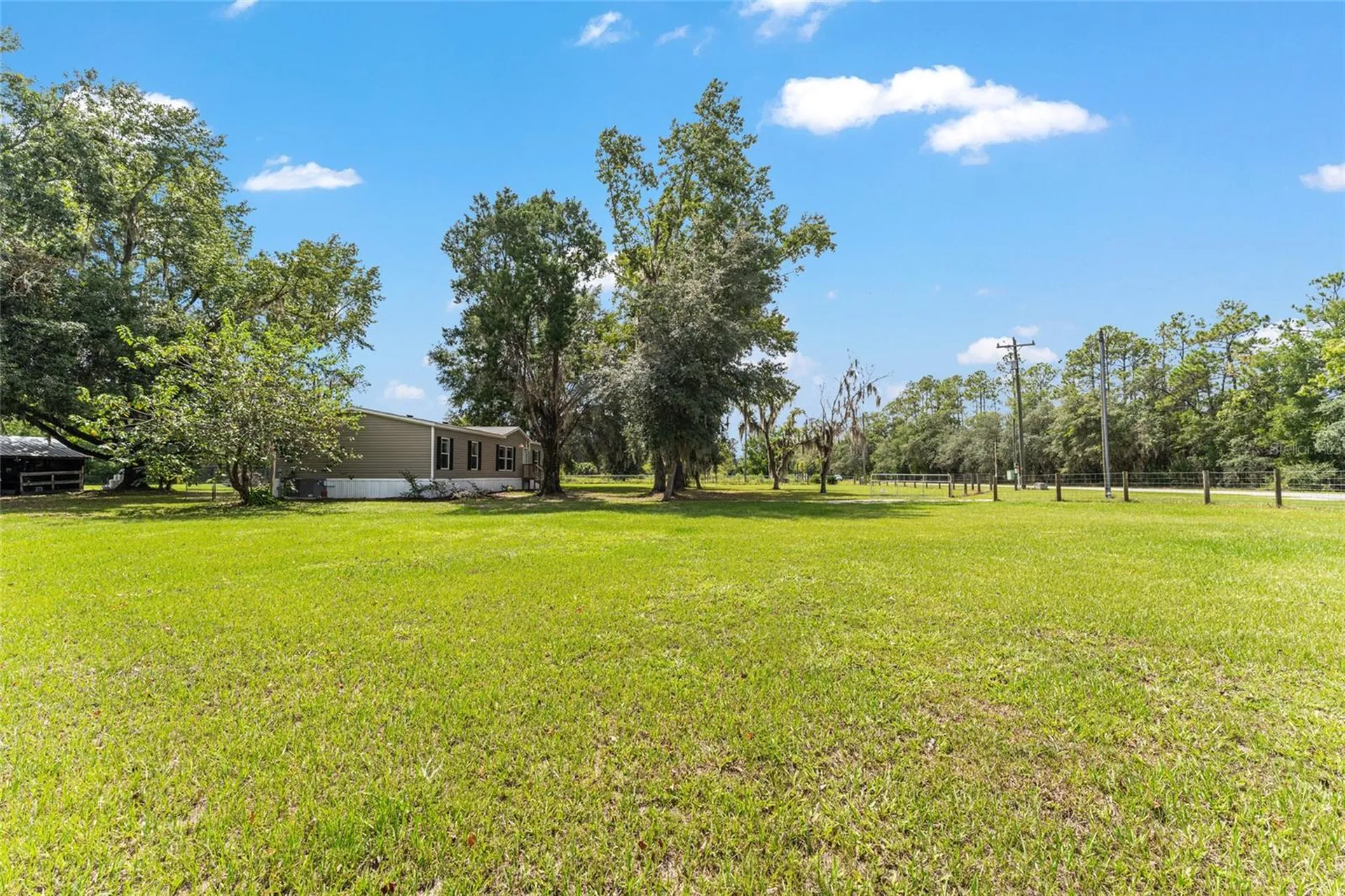 770 S County Road 21 Hawthorne FL 32640