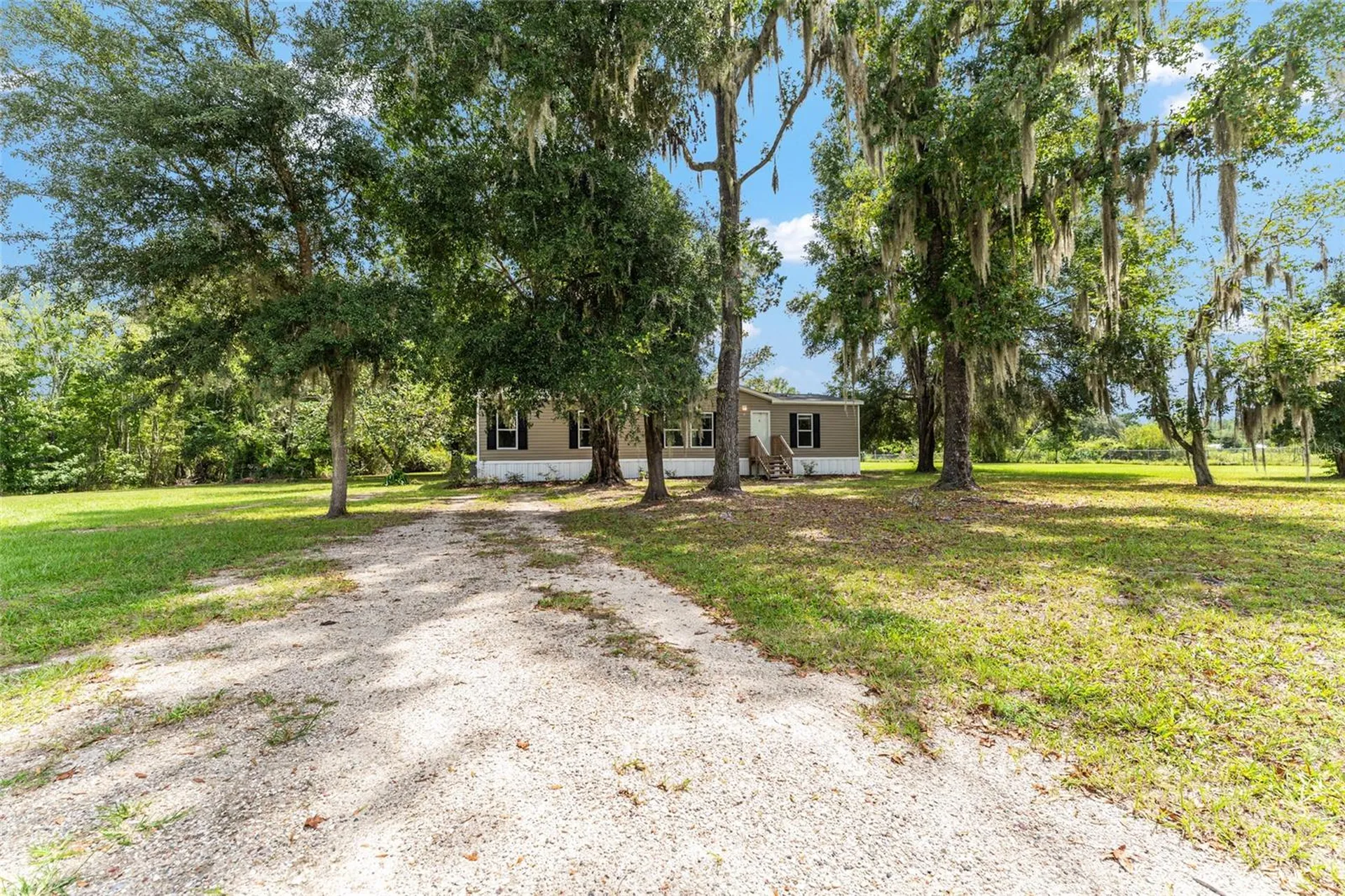 770 S County Road 21 Hawthorne FL 32640