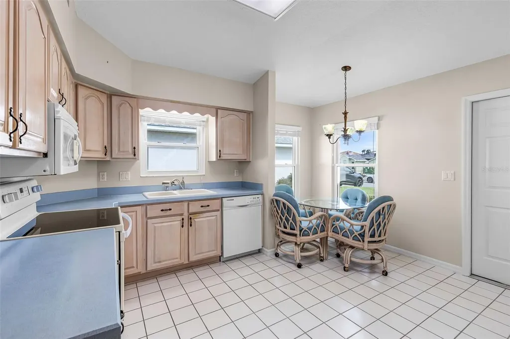 21737 King John Street Leesburg FL 34748