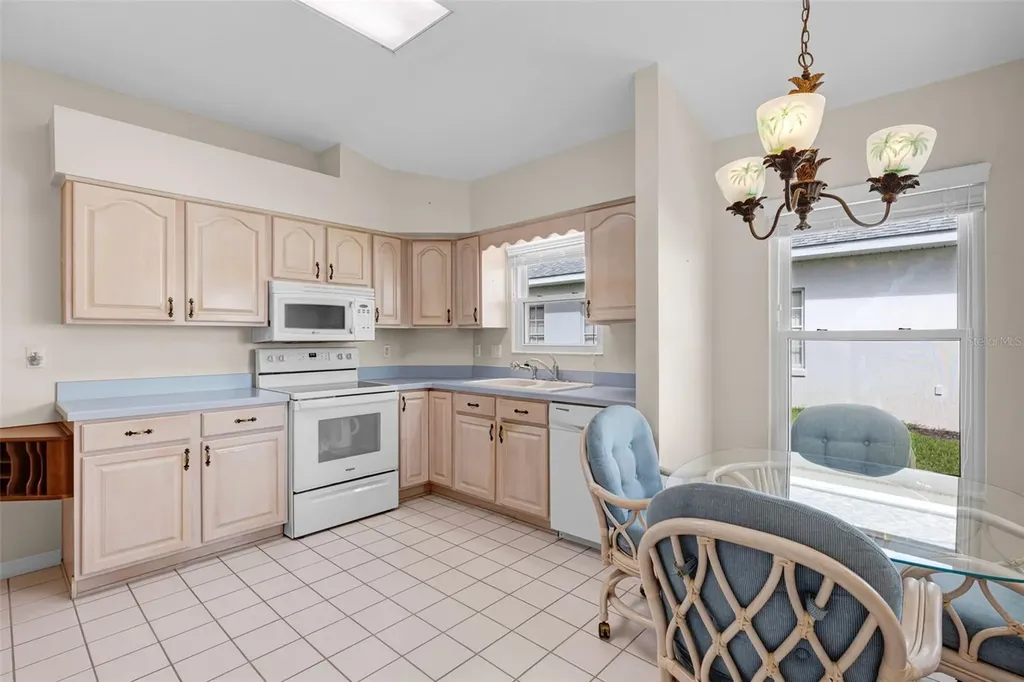 21737 King John Street Leesburg FL 34748