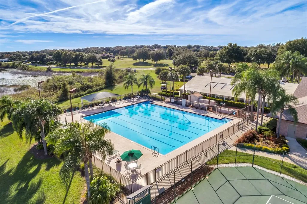 21737 King John Street Leesburg FL 34748