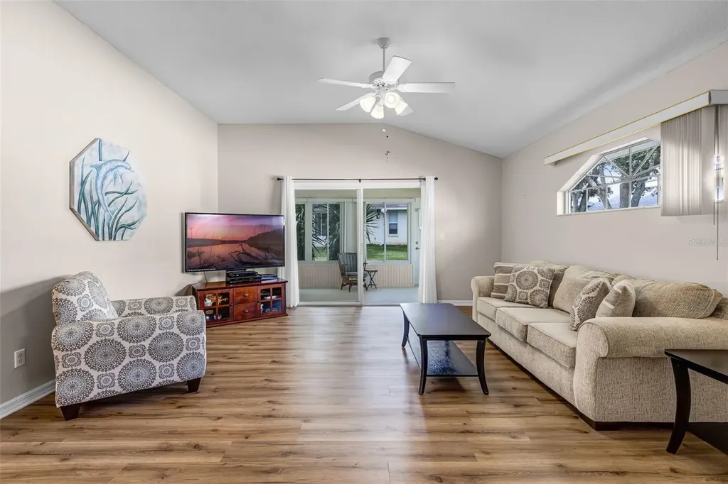 21737 King John Street Leesburg FL 34748
