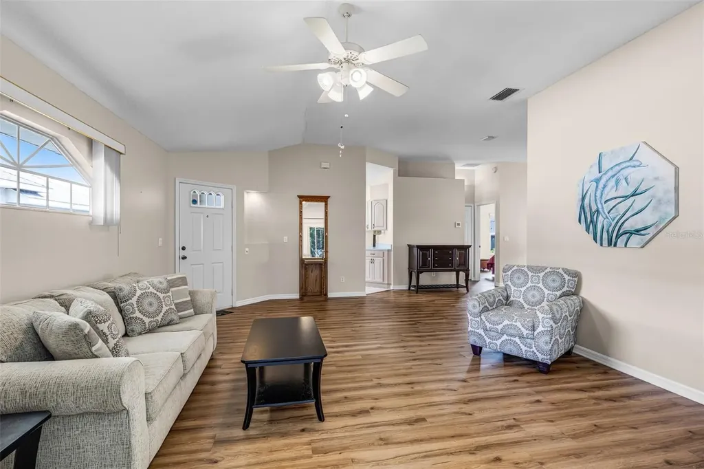 21737 King John Street Leesburg FL 34748