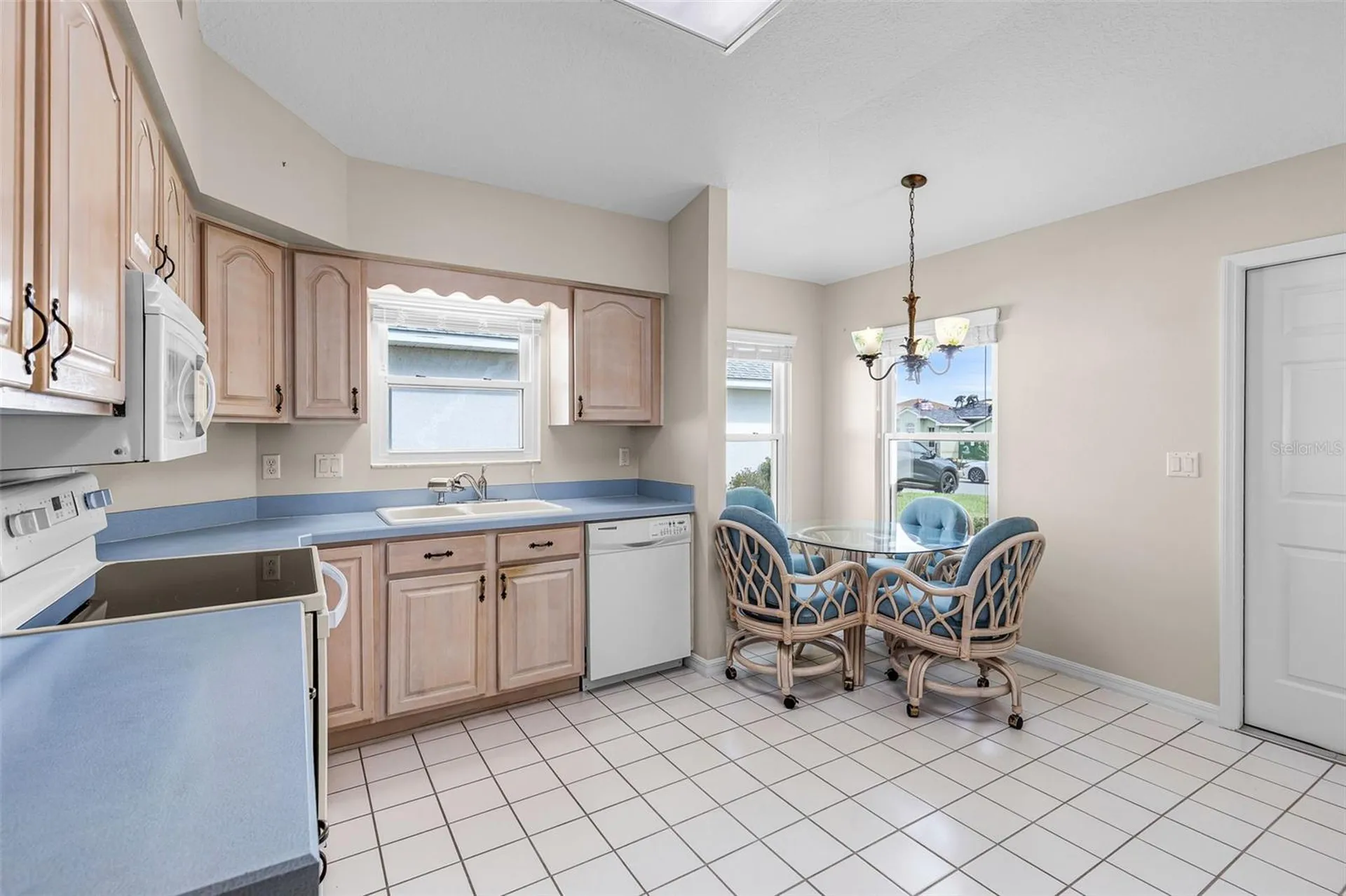 21737 King John Street Leesburg FL 34748