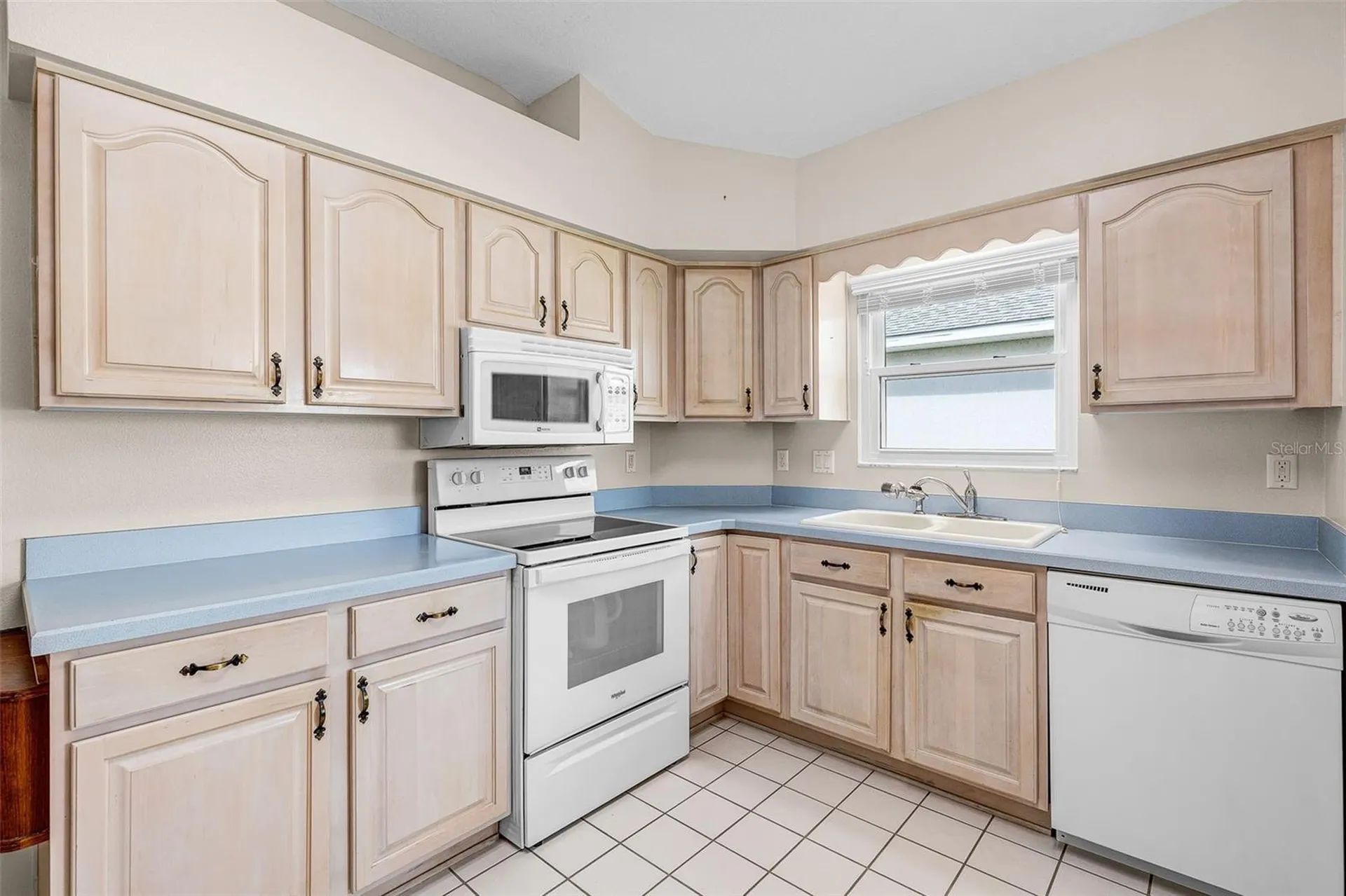 21737 King John Street Leesburg FL 34748